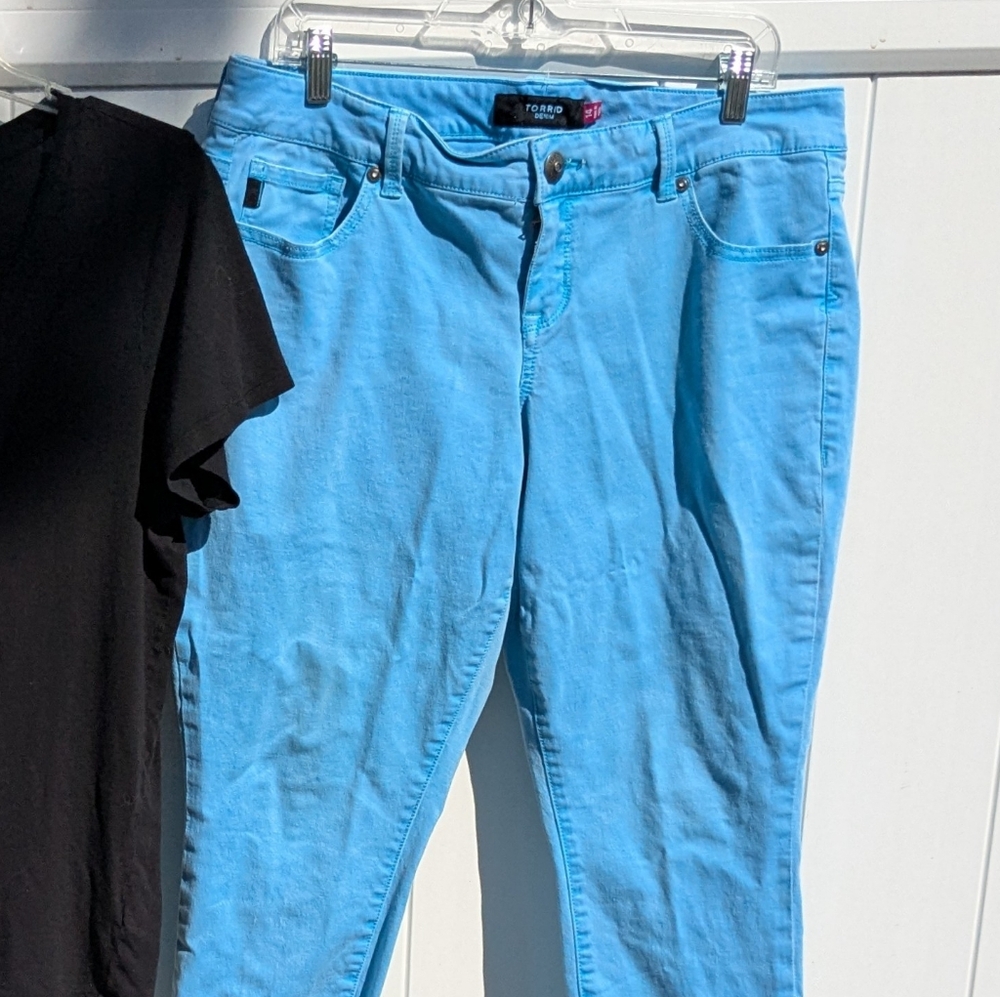 Torrid Jeans Robins Egg Blue Denim Cropped Size 14 Zipper Skinny Stretch